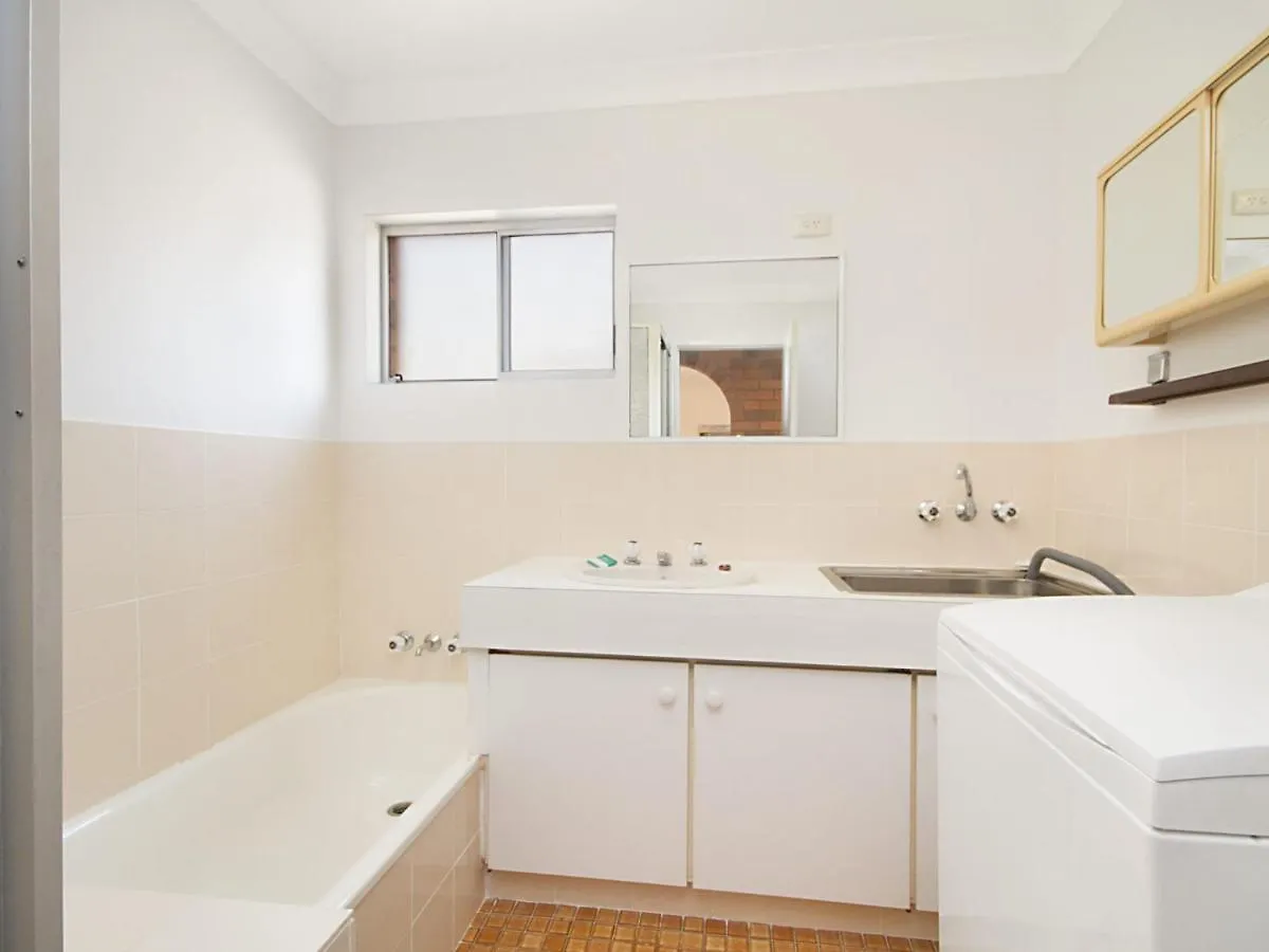 Allamanda Court Unit 6 Tweed Heads Apartment